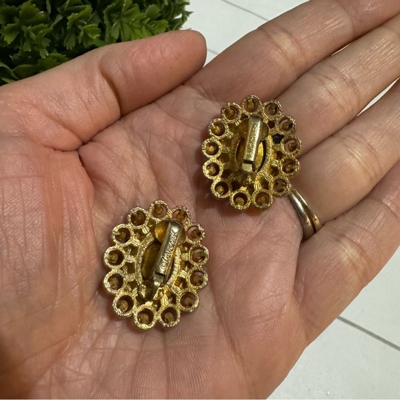 Vintage Corocraft Gold Toned Green Gem Clip On Earrings - Picture 2 of 3